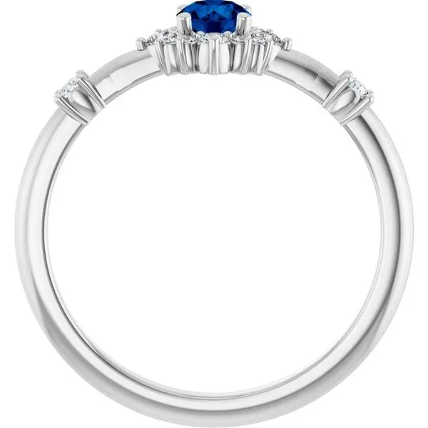 Halo-Style Ring Image 2 Hart's Jewelers Grants Pass, OR