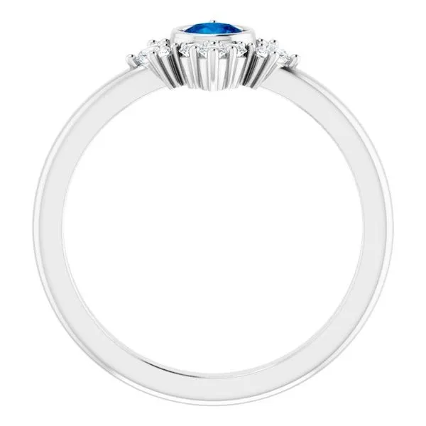 Halo-Style Ring Image 2 Hart's Jewelers Grants Pass, OR