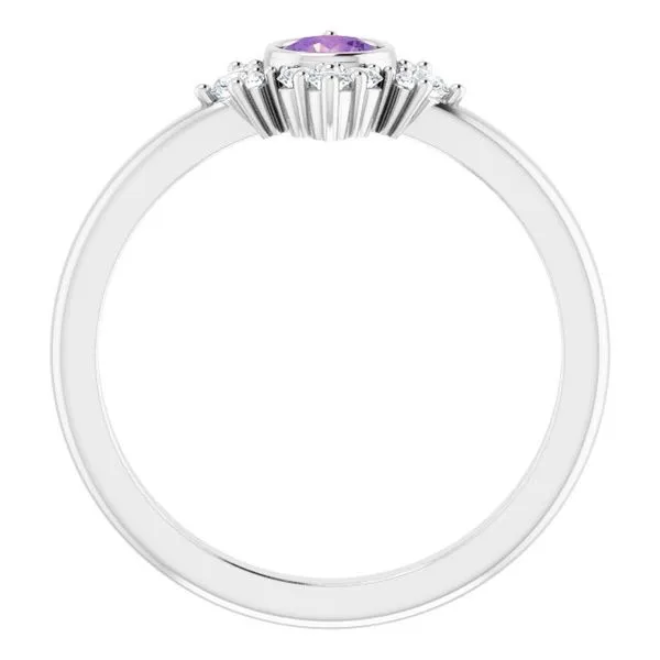 Halo-Style Ring Image 2 Hart's Jewelers Grants Pass, OR