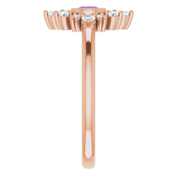 Halo-Style Ring Image 4 Hart's Jewelers Grants Pass, OR