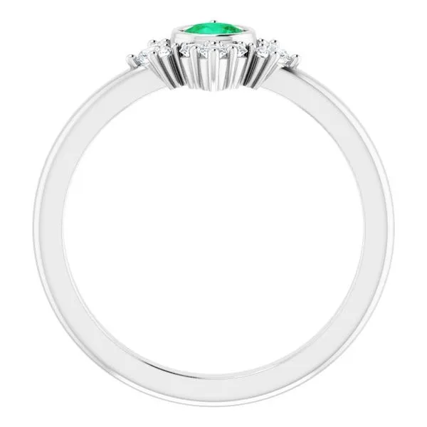 Halo-Style Ring Image 2 Hart's Jewelers Grants Pass, OR