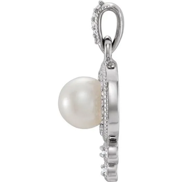 Halo-Style Pearl Pendant Image 2 Linwood Custom Jewelers Linwood, NJ