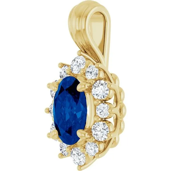 Halo-Style Pendant Image 2 Hart's Jewelers Grants Pass, OR