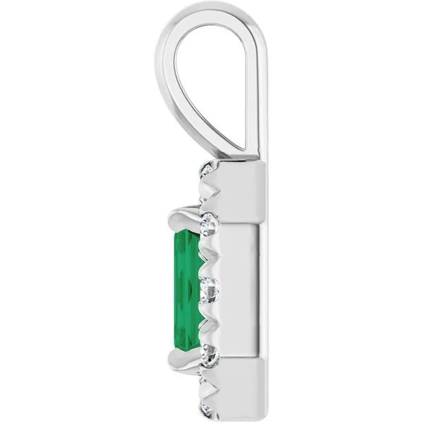 Halo-Style Pendant Image 3 Gysbers Jewelry Waupun, WI