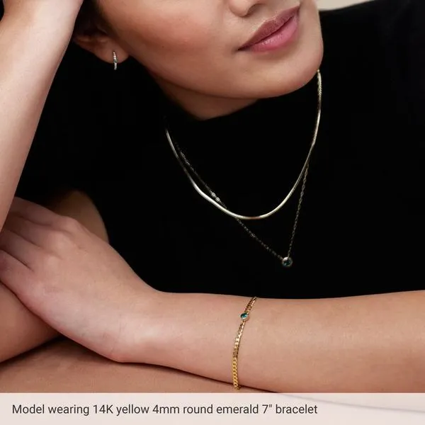 Bezel-Set Solitaire Curb Link Bracelet Image 5 Gysbers Jewelry Waupun, WI