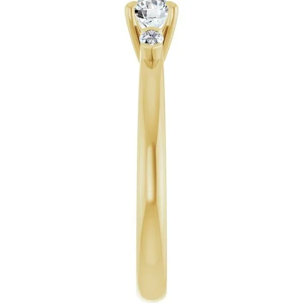 Claw-Prong Three-Stone Engagement Ring Image 4 Austin's Fine Diamonds & Jewelry Lyndhurst, NJ