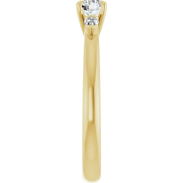Claw-Prong Three-Stone Engagement Ring Image 4 Austin's Fine Diamonds & Jewelry Lyndhurst, NJ