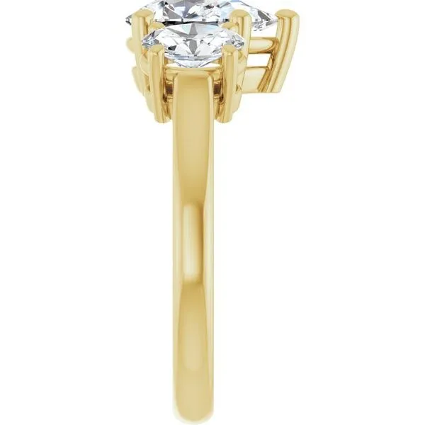 Three-Stone Engagement Ring Image 4 Austin's Fine Diamonds & Jewelry Lyndhurst, NJ