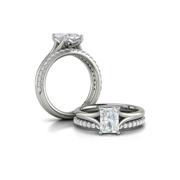 Solitaire Emerald Cut Engagement Ring Image 4 James & Williams Jewelers Berwyn, IL