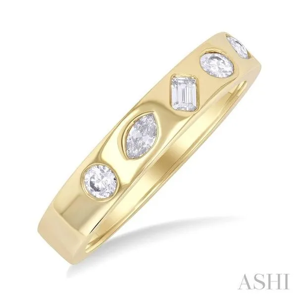3/8 Ctw Mixed Shape Diamond Cut Fashion Band in 14K Yellow Gold Hart's Jewelers Grants Pass, OR