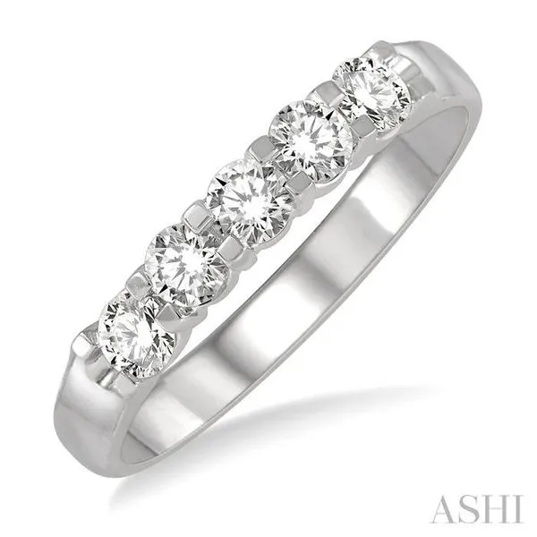 1/2 Ctw 5 Stone Round Cut Diamond Wedding Band in 14K White Gold Hart's Jewelers Grants Pass, OR