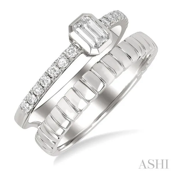 1/2 Ctw Split Twin Row Bezel Set Emerald and Round Cut Diamond Fashion Ring in 14K White Gold Hart's Jewelers Grants Pass, OR