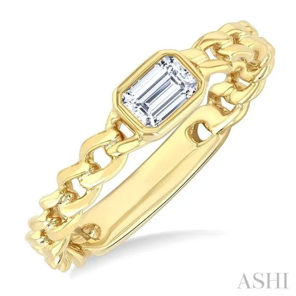 1/5 Ctw Bezel Set Emerald Cut Diamond Curb Link Fashion Ring in 14K Yellow Gold Hart's Jewelers Grants Pass, OR