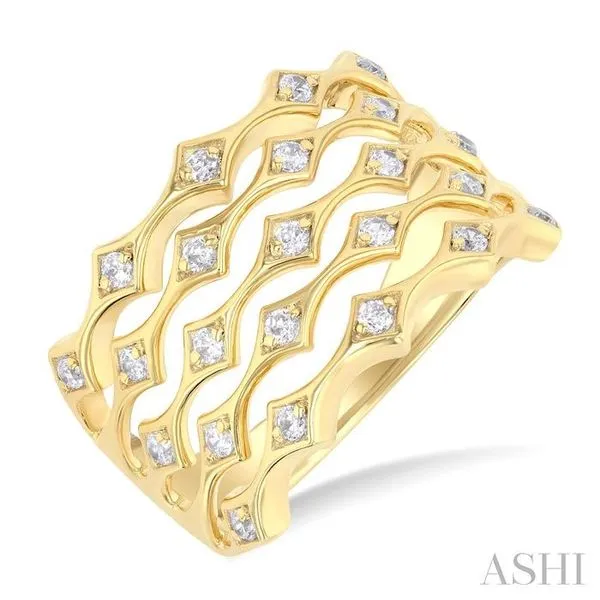 1/3 Ctw 5-Row Kite-Shaped Link Round Cut Diamond Wide Fashion Band in 14K Yellow Gold Hart's Jewelers Grants Pass, OR