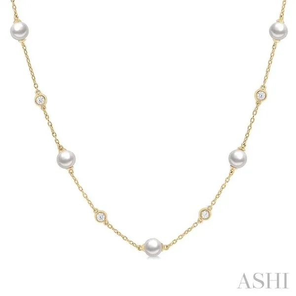 5 MM Round Shape Cultured Pearls and 1/4 Ctw Round Cut Diamond Station Necklace in 14K Yellow Gold Hart's Jewelers Grants Pass, OR