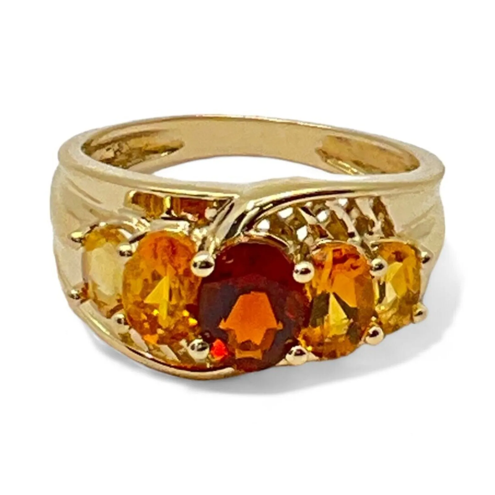 14k Yellow Gold Graduated Oval Red and Orange Stone Ring Size 7