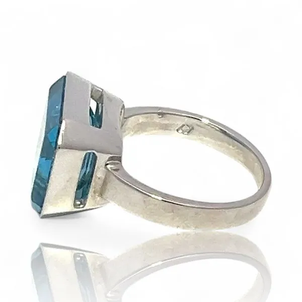 14k White Gold 14x12mm Rectangular Blue Topaz Cocktail Ring Size 6.5