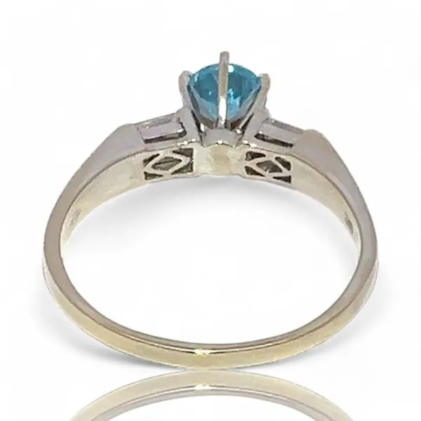 18k White Gold Blue Topaz and 1/4ctw Diamond VS2 G-H Ring Size 10.25