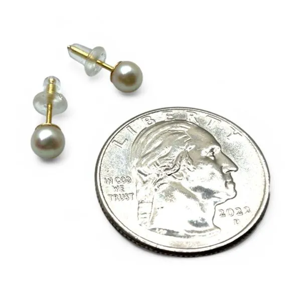 14k Yellow Gold Cream Colored Freshwater Pearl Stud Earrings