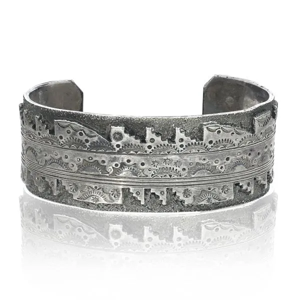 David Tune Navajo Native American Vintage Sterling Silver 6 3/4" Pictorial Cuff Purple Creek Holly Springs, NC