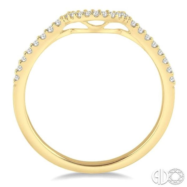 1/6 Ctw Round Cut Diamond Wedding Band in 14K Yellow Gold Image 3 Becker's Jewelers Burlington, IA