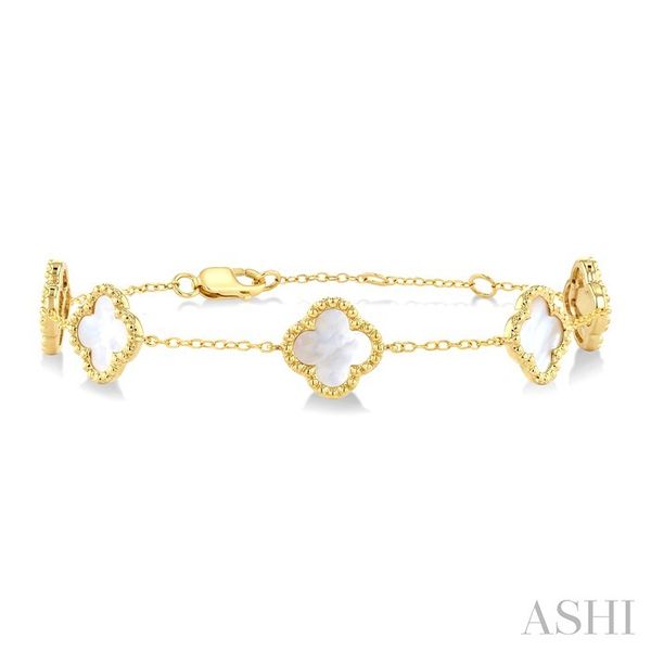 8 MM Mother of Pearl Bead Clover Halo Station Bracelet in 14