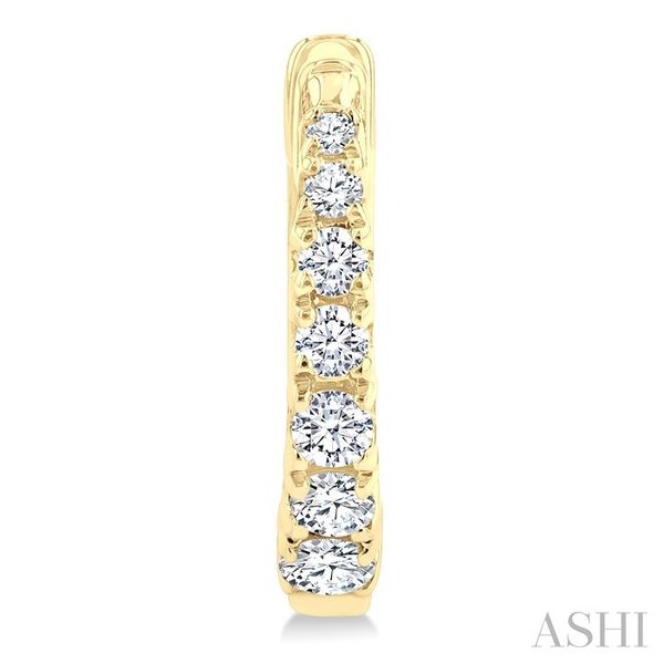 1/4 Ctw Graduated Round Cut Diamond Fashion Huggies in 14K Yellow Gold Image 2 Becker's Jewelers Burlington, IA