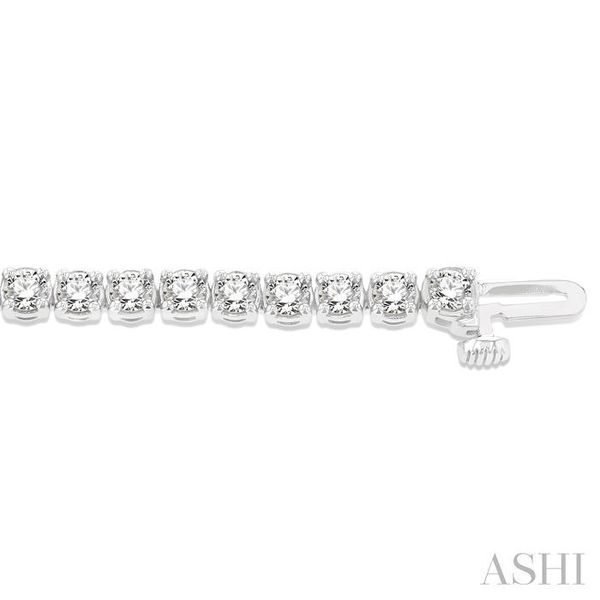4 Ctw Round Cut Diamond Tennis Bracelet in 14K White Gold Image 3 Becker's Jewelers Burlington, IA