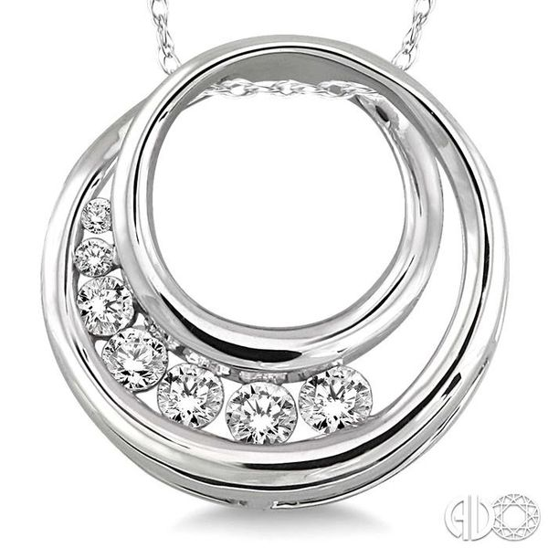 1/4 Ctw Diamond Journey Circle Pendant in 14K White Gold with Chain Image 3 Becker's Jewelers Burlington, IA