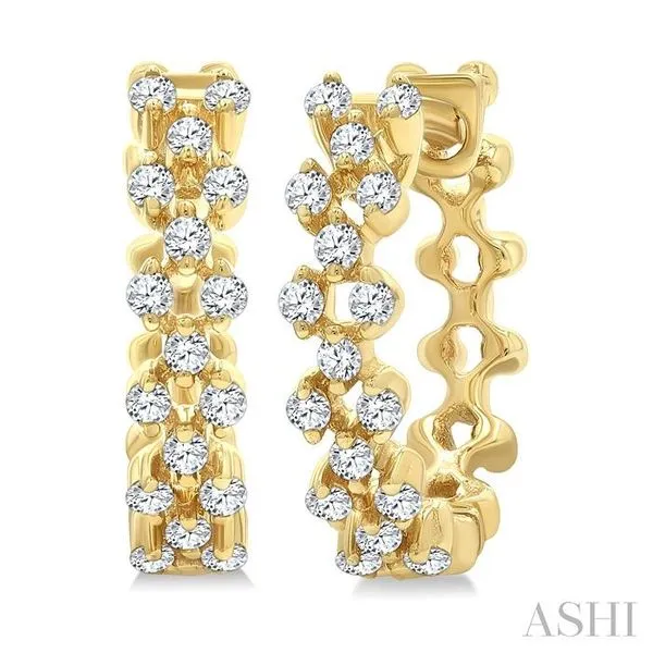 1/4 Ctw Prong Set Round Cut Diamond Hoop Earrings in 10K ...