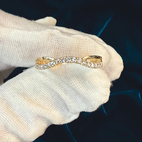 Womens Diamond Wedding Band