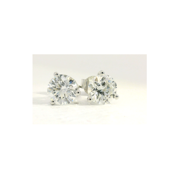 Timeless, and effortlessly elegant. Albert's Jewelers Kingsland, GA