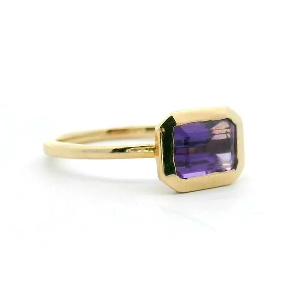 14Kt Yellow Gold 1.45Ct Emerald Cut Amethyst Ring Image 2 Albert's Jewelers Kingsland, GA