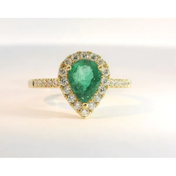 18Kt Yellow Gold .97Ct Pear Shaped Emerald With .34Ctw Diamond Halo Ring Albert's Jewelers Kingsland, GA