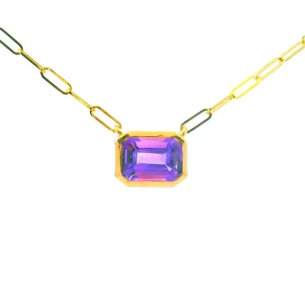 14KT YG 1.25CT EMERALD CUT AMETHYST IN A BEZEL SETTING WITH 18