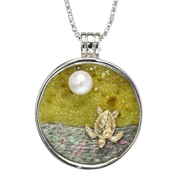 A tiny turtle, a sparkling pearl, and a whole ocean of charm! Albert's Jewelers Kingsland, GA