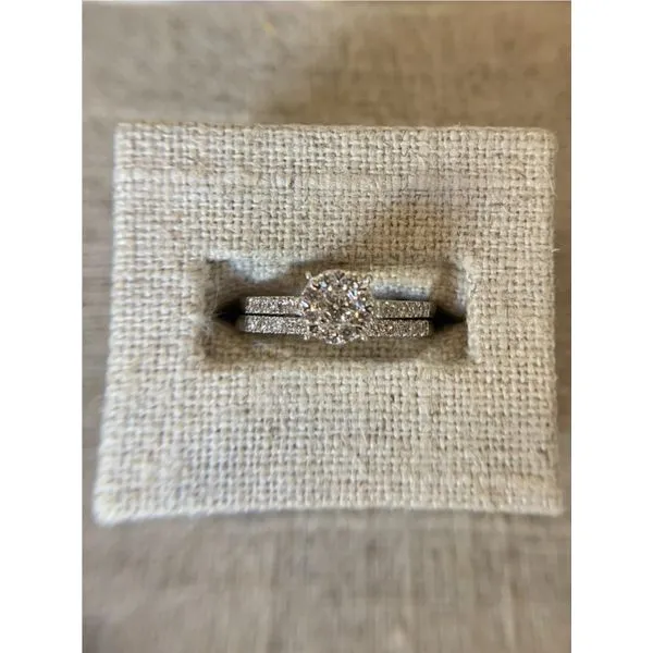 Engagement Ring Allen's Fine Jewelry, Inc. Grenada, MS