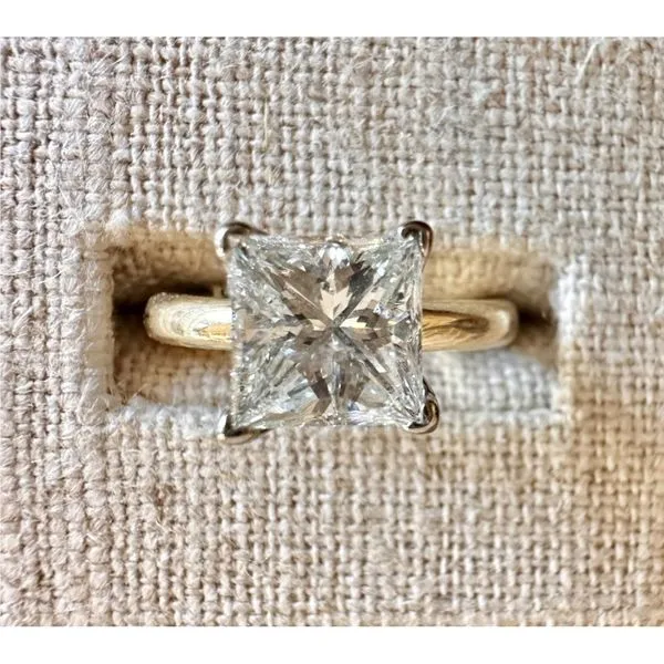 Engagement Ring Allen's Fine Jewelry, Inc. Grenada, MS