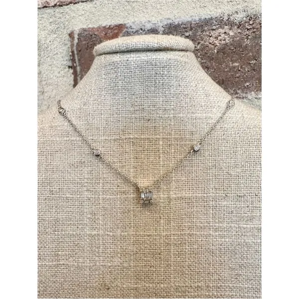 Necklace Allen's Fine Jewelry, Inc. Grenada, MS
