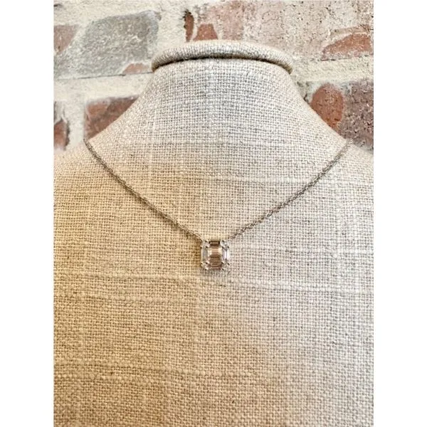 Necklace Allen's Fine Jewelry, Inc. Grenada, MS