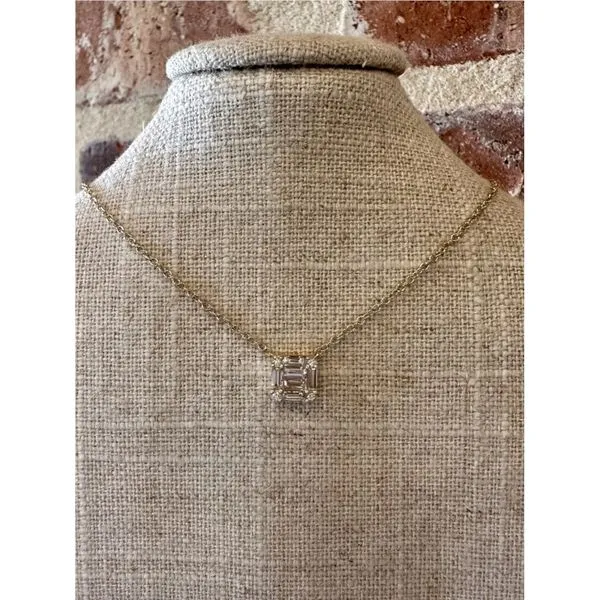 Necklace Allen's Fine Jewelry, Inc. Grenada, MS