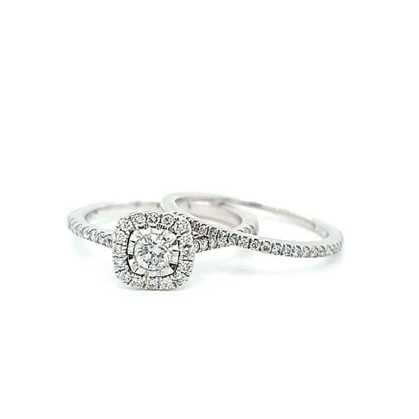 14k White Gold Halo Diamond Bridal Set Image 3 Arezzo Jewelers Elmwood Park, IL