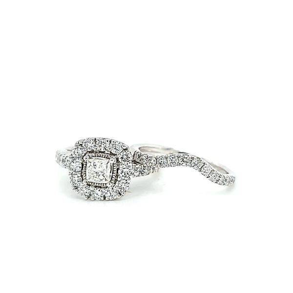 14k White Gold Halo Diamond Bridal Set. 2.00cts TW Image 2 Arezzo Jewelers Elmwood Park, IL