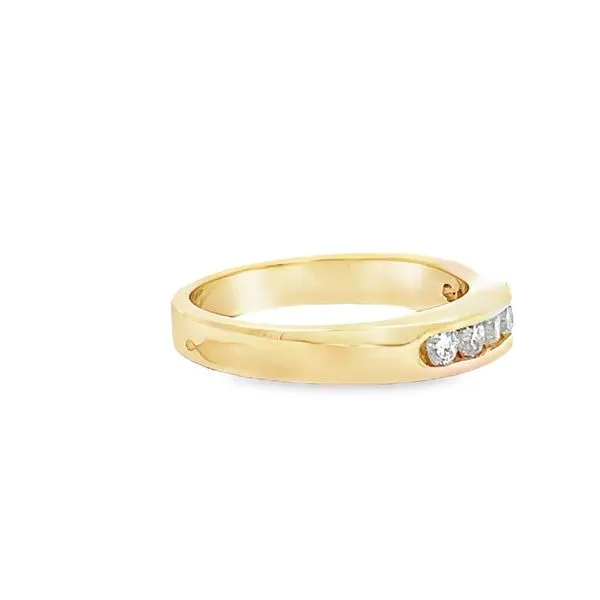 14K Yellow Gold 7 Diamond Wedding Band Image 2 Arezzo Jewelers Elmwood Park, IL