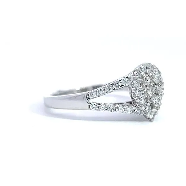 Sophisticated 18K White Gold Pear Shaped Diamond Cluster Ring - Italian Elegance Image 3 Arezzo Jewelers Elmwood Park, IL