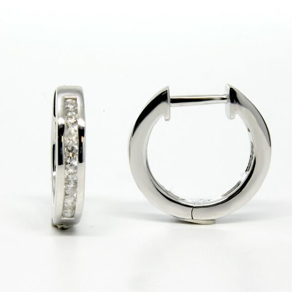 14k White Gold Small Channel Hoop Earrings Image 2 Arezzo Jewelers Elmwood Park, IL