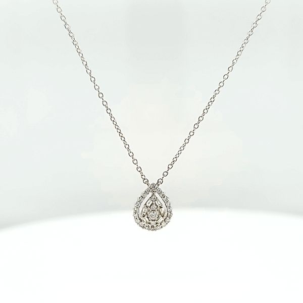 14k White Gold Pear Shape Diamond Cluster Necklace / Pendant. Arezzo Jewelers Elmwood Park, IL