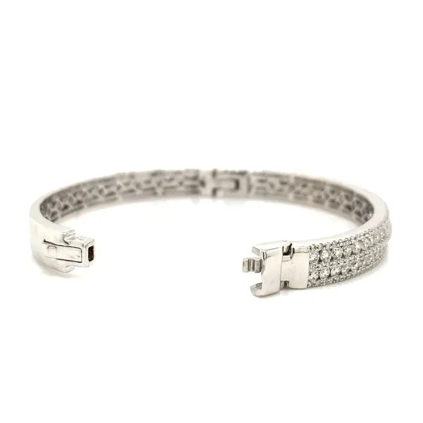 18k White Gold Diamond Bangle Bracelet