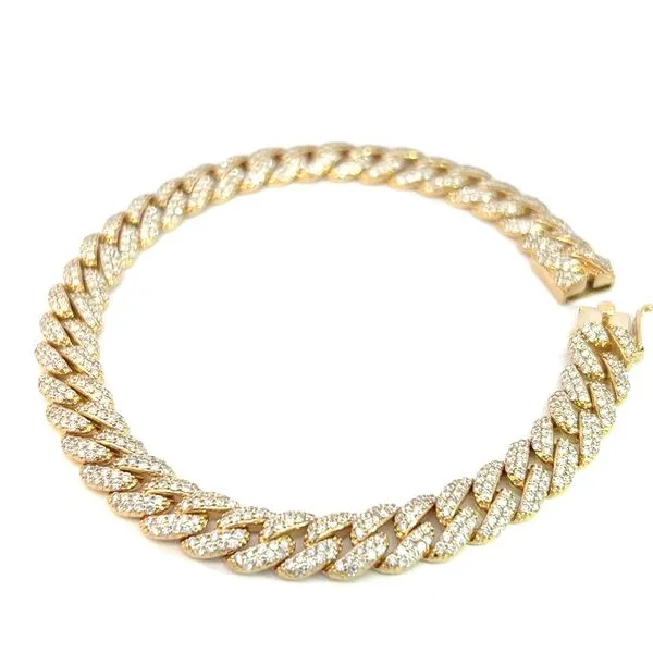 Luxurious 18K Yellow Gold Curb Link Bracelet with 5.90cts in Pave Diamonds Image 4 Arezzo Jewelers Elmwood Park, IL