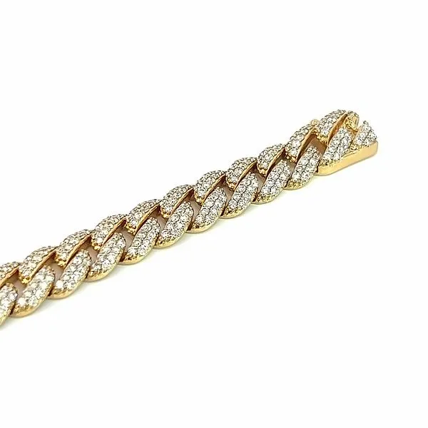 Luxurious 18K Yellow Gold Curb Link Bracelet with 5.90cts in Pave Diamonds Image 5 Arezzo Jewelers Elmwood Park, IL